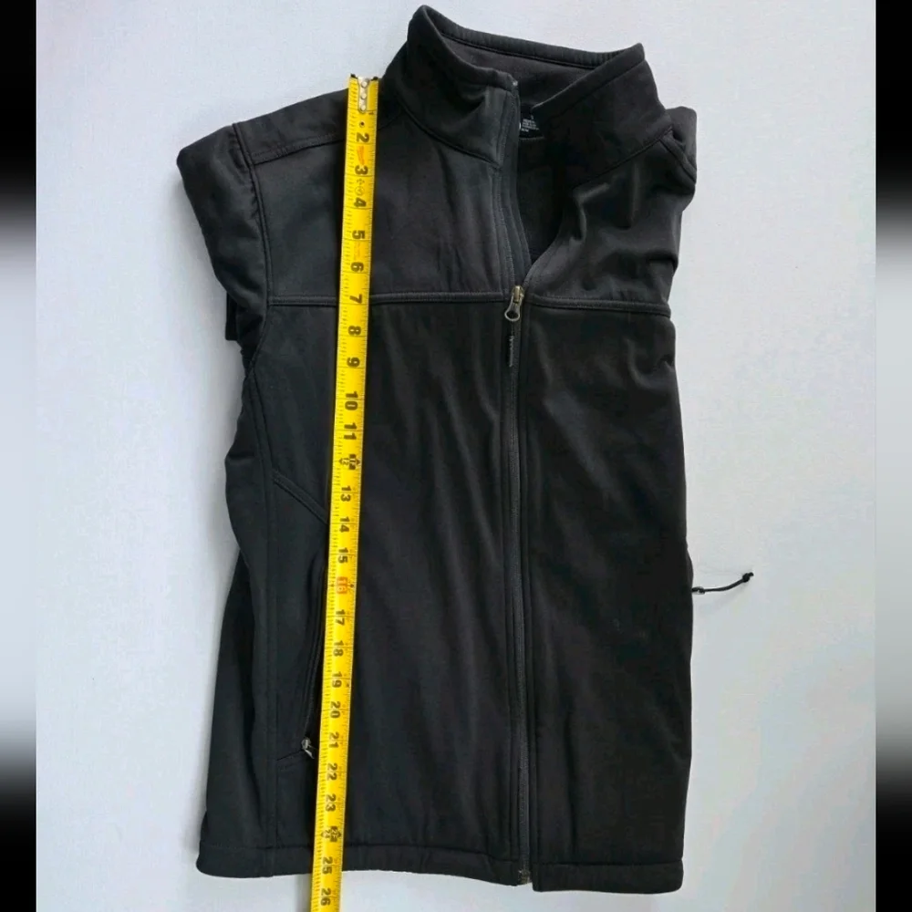 The North Face Men Medium Black Full Zipper Softshell Sleek Outdoor Streetwear